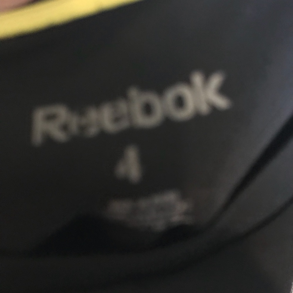 Boys short sleeve shirts 5/6 - Picture 3 of 3